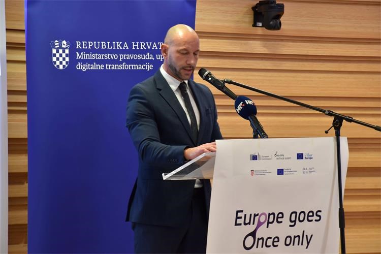 Slika /slike/OOTS_0.JPG